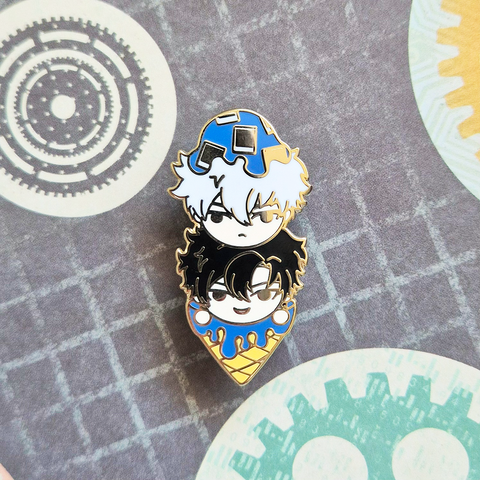 Link Click Enamel Pin